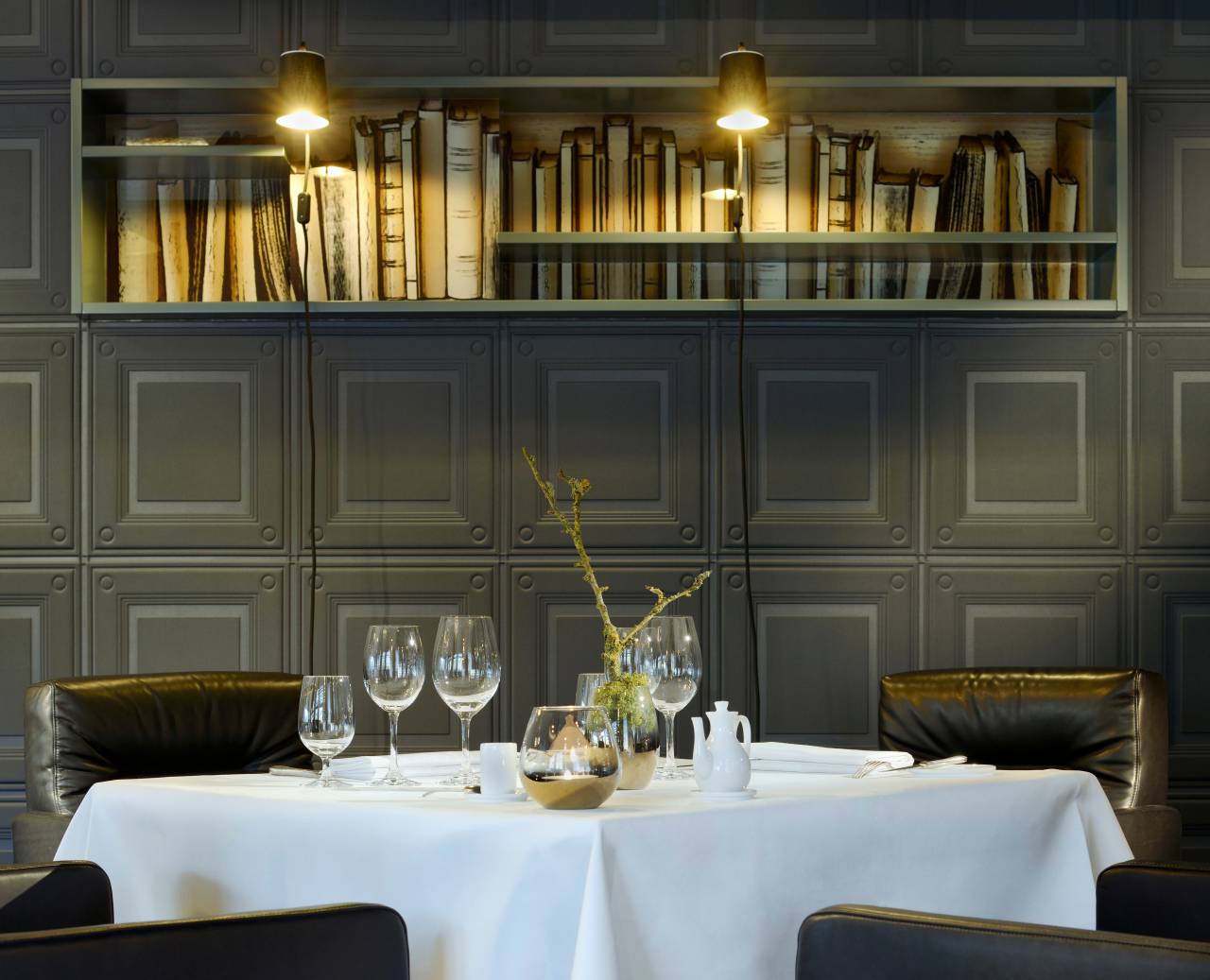 Gedeckter Tisch im Restaurant Apicius 