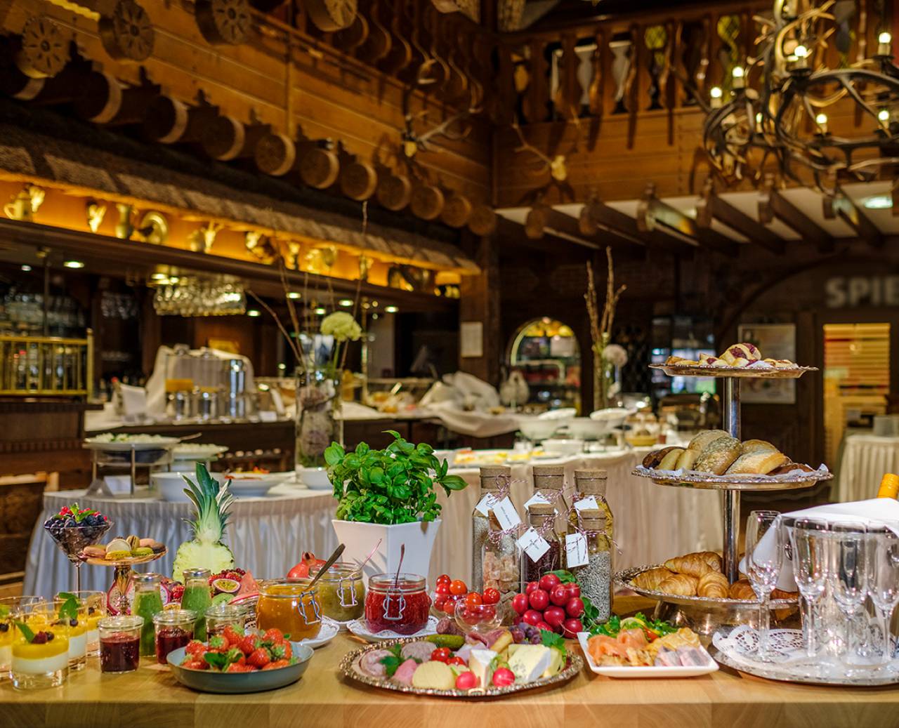 Buffet im Restaurant des Romantikhotel Jagdhaus Eiden in Bad Zwischenahn