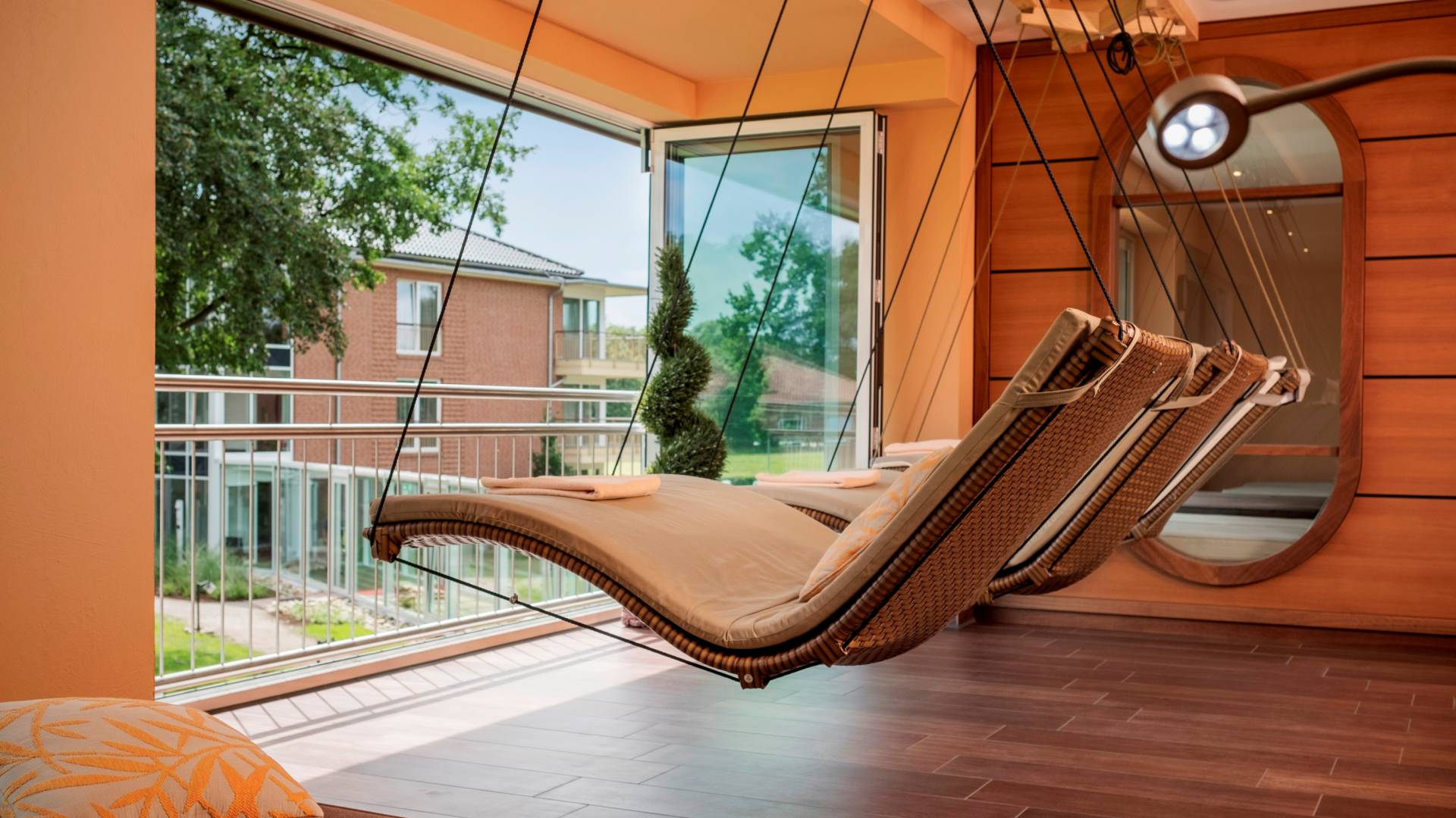 Schwebeliegen im Wellness Jagdhaus Eiden