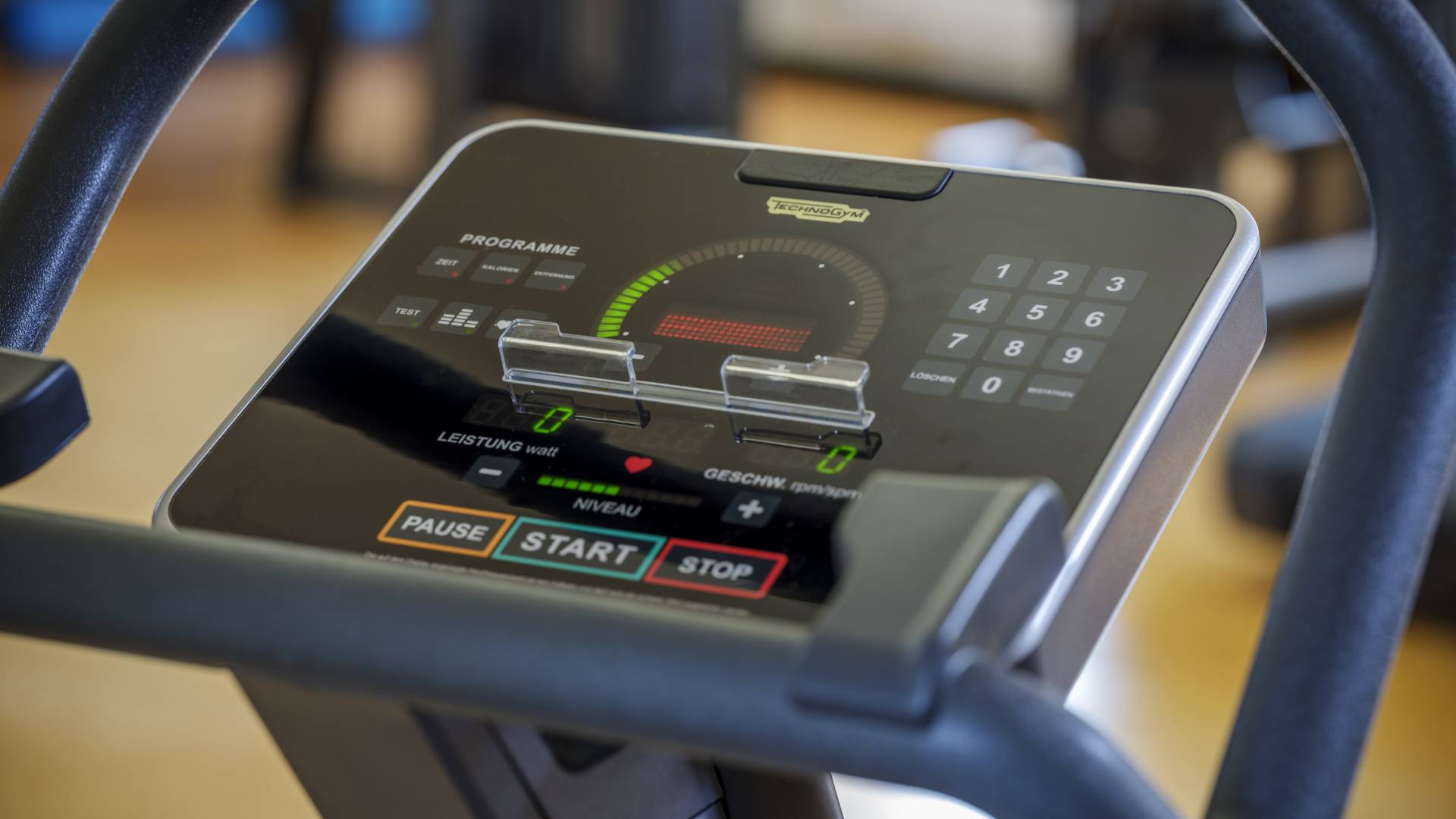 Cardio Geräte Fitnessraum Jagdhaus Eiden