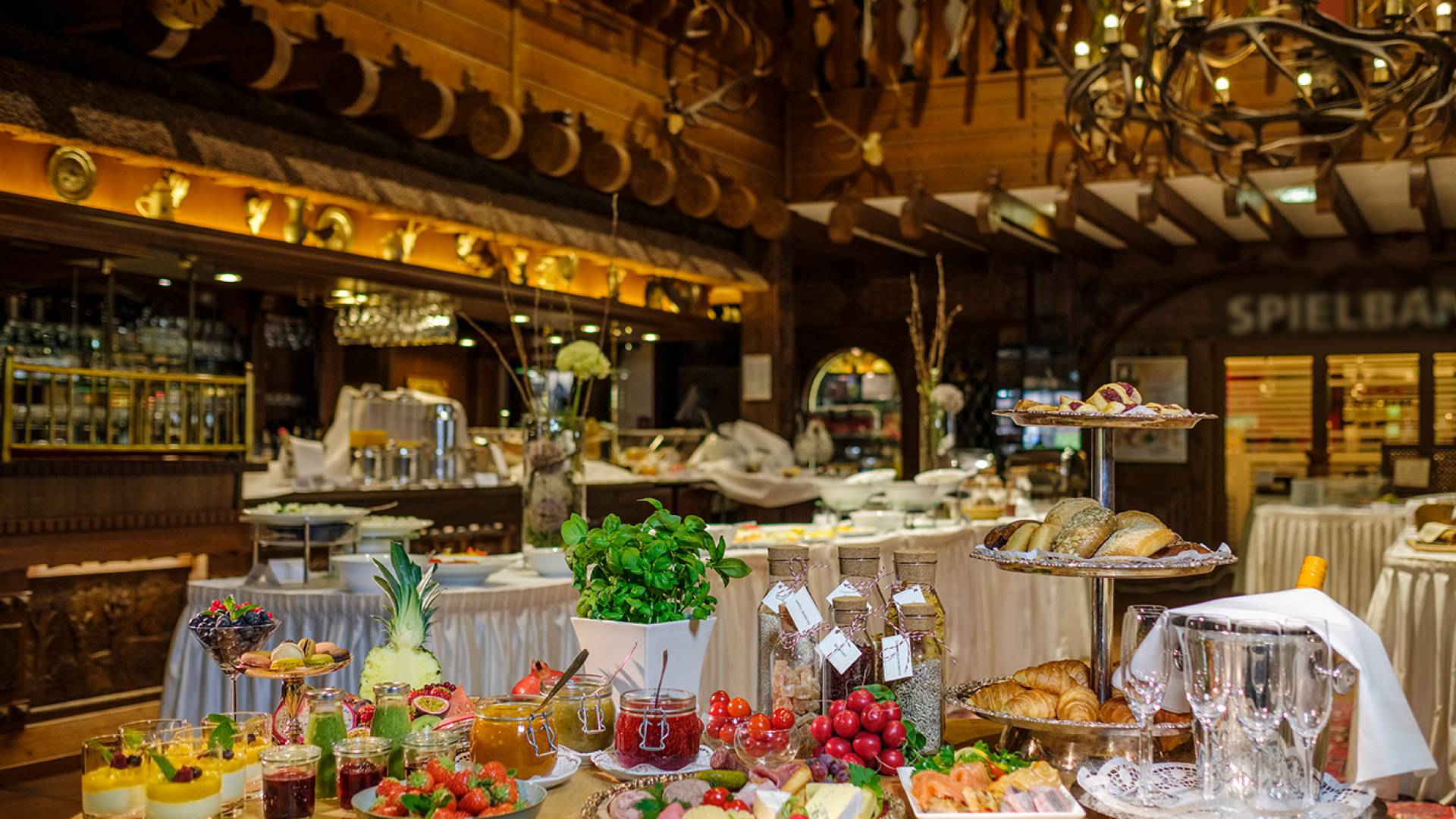 Frühstücksbuffet im Restaurant des Romantikhotel Jagdhaus Eiden in Bad Zwischenahn