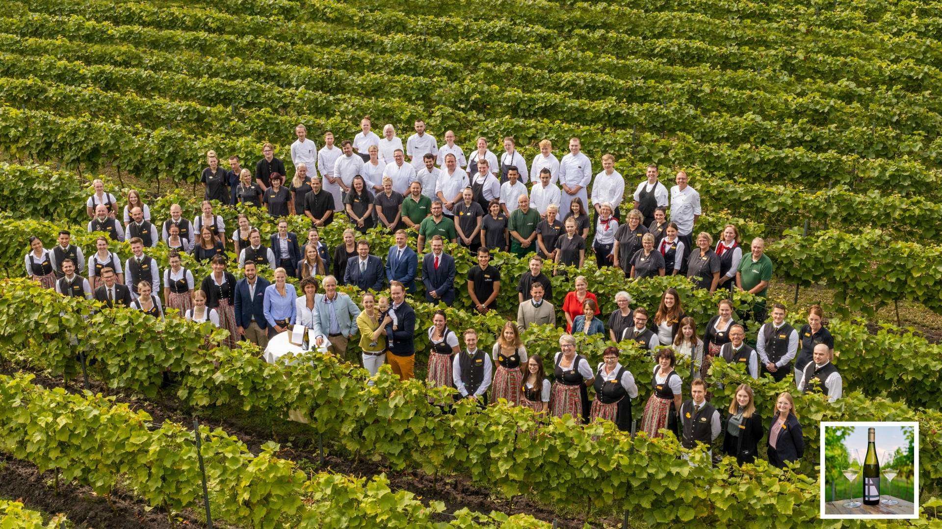 Jagdhaus Eiden Gruppenbild Weinberg